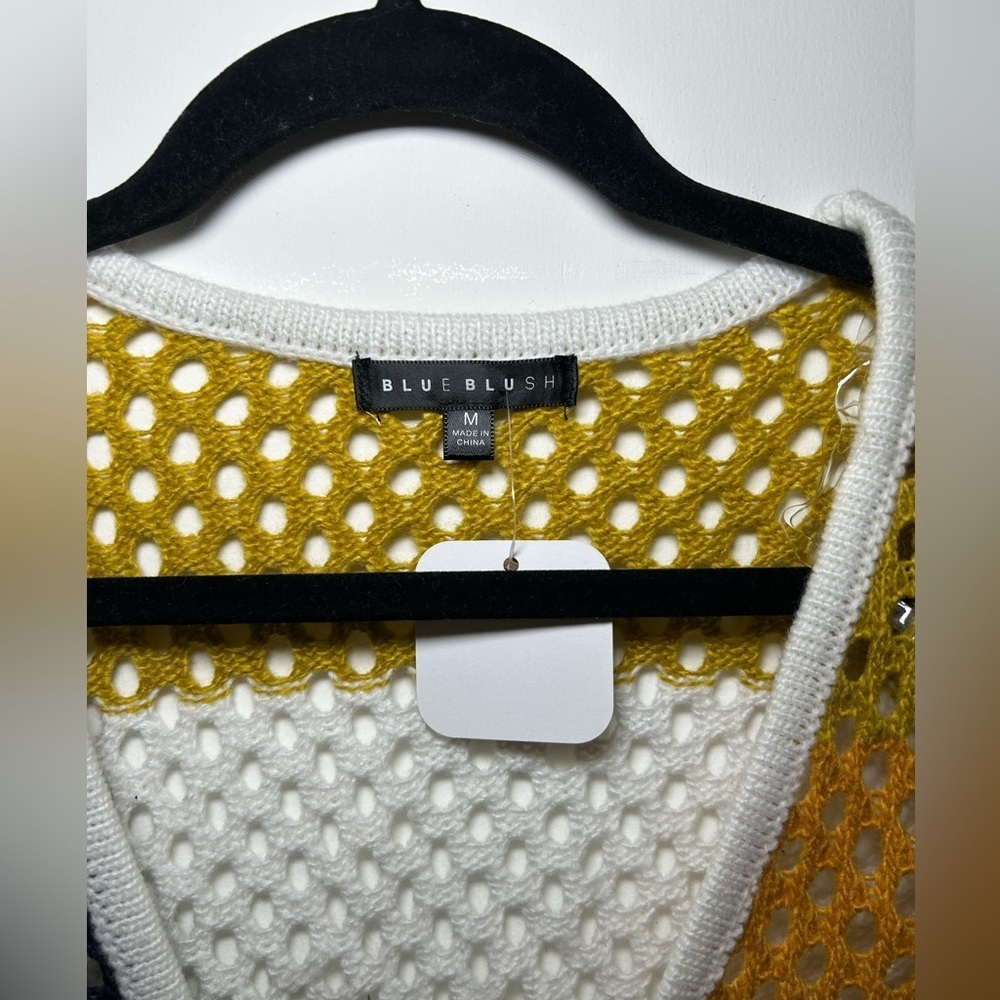 NWT crochet cover up top - Picture 5 of 7